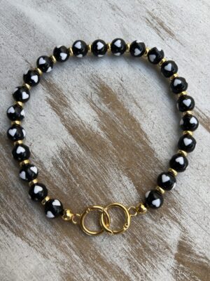 Colar bolotinha preto com coração