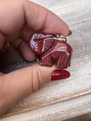 Pingente elefante pedra marrom