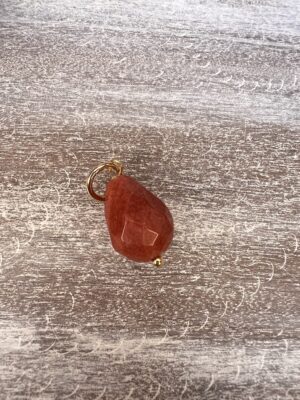 Pingente gota pedra natural laranja terracota