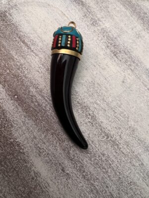 Pingente dente boho preto